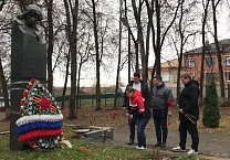 Тульские коммунисты отметили День Комсомола субботниками на местах памяти героев-комсомольцев