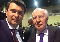 Олег Лебедев вручил почетные грамоты и комсомольские ордена заслуженными труженикам села Орловской области