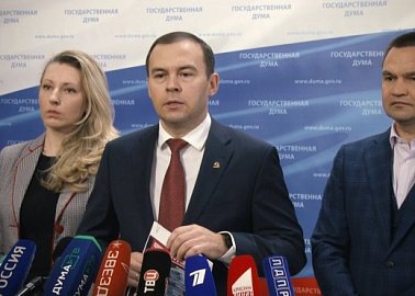 «Настаиваем на ревизии Конституции!». Ю.В. Афонин выступил перед журналистами в Госдуме