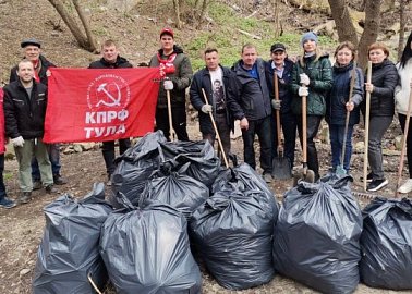 В Туле силами коммунистов приведена в порядок территория вокруг Серебровского родника