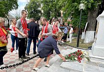 Тульский обком КПРФ провел акцию, посвященную Международному дню русского языка Тульский обком КПРФ провел акцию, посвященную Международному дню русского языка