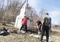 Тульские коммунисты проводят ленинские субботники по всему региону. Тульские коммунисты проводят ленинские субботники по всему региону.