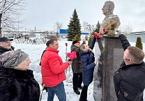 В Тульской области почтили память И.В. Сталина В Тульской области почтили память И.В. Сталина