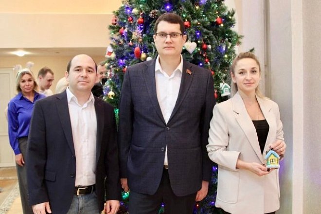Тульские депутаты – коммунисты посетили детскую областную больницу