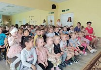 Тульские коммунисты поздравили детей