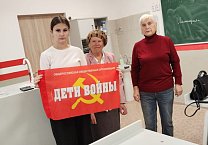Ефремовский ГК КПРФ проводит серию патриотических уроков к 84-ой годовщине освобождения г.Ефремова от немецких захватчиков в школах района Ефремовский ГК КПРФ проводит серию патриотических уроков к 84-ой годовщине освобождения г.Ефремова от немецких захватчиков в школах района