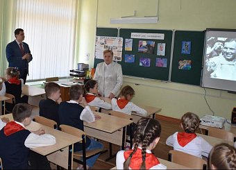 Тульские пионеры пообщались с космонавтом Еленой Серовой