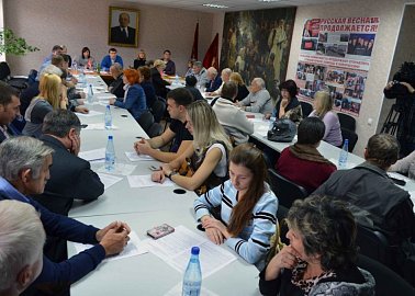 Пленум Тульского обкома КПРФ отметил существенное усиление всех направлений партийной работы в течение 2015 года. 