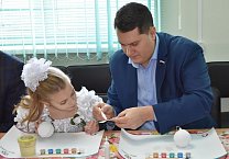 Алексей Лебедев на празднике в детской больнице Алексей Лебедев на празднике в детской больнице