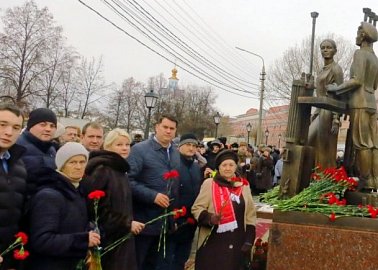 В Туле увековечили подвиг юных туляков-оружейников
