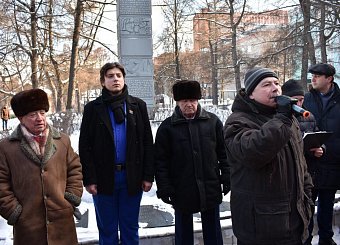 Тульский обком провёл массовый митинг в честь 100-летия Красной Армии Тульский обком провёл массовый митинг в честь 100-летия Красной Армии
