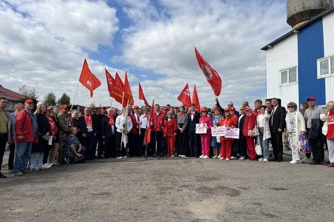 В зону СВО отправлен 143-й гуманитарный конвой от КПРФ