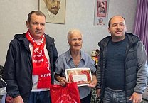 Тульские коммунисты чествуют ветеранов
