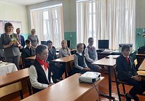 Геннадий Зюганов подарил юным пчеловодам Владимирской области энциклопедии и провел для них онлайн-урок Геннадий Зюганов подарил юным пчеловодам Владимирской области энциклопедии и провел для них онлайн-урок