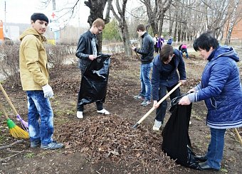 Тульский обком КПРФ  проводит субботники и ремонт памятников В.И. Ленину в Тульской области. 
