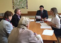Олег Лебедев провёл приём избирателей в городе Донском