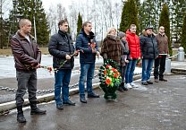 Алексинские коммунисты приняли участие в городских мероприятиях, посвященных 78-ой годовщине освобождения г. Алексина от немецко-фашистских захватчиков!