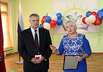Веневские коммунисты поздравили с юбилеем сельскую школу