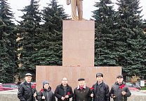 Тульские коммунисты по всему региону провели возложения цветов к памятникам В.И. Ленина