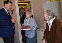 С заботой о детях войны
