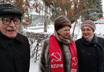 Возложение цветов к памятнику В.И. Ленину в Ефремове Возложение цветов к памятнику В.И. Ленину в Ефремове