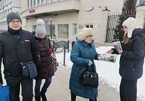 Тульские коммунисты раздали рабочим оборонных предприятий газету с выступлением лидера КПРФ Г.А. Зюганова Тульские коммунисты раздали рабочим оборонных предприятий газету с выступлением лидера КПРФ Г.А. Зюганова