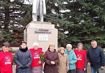 Тульские коммунисты по всему региону провели возложения цветов к памятникам В.И. Ленина