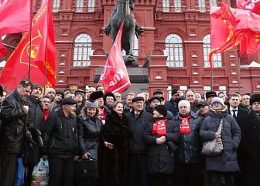«Великому Сталину – троекратное «Ура!»