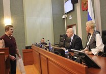 "Ипользуйте по назначению". Ветеран из Карелии возвратил "прибавку" к пенсии двумя рулонами туалетной бумаги "Ипользуйте по назначению". Ветеран из Карелии возвратил "прибавку" к пенсии двумя рулонами туалетной бумаги