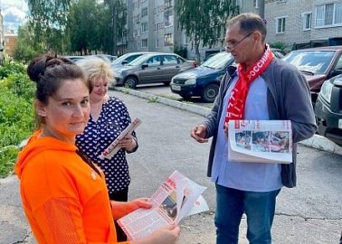 В Тульской области кандидаты в депутаты от КПРФ рассказывают о Народном референдуме избирателям