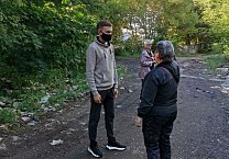 Коммунисты провели рейд по контейнерным площадкам с активистами из Узловой Коммунисты провели рейд по контейнерным площадкам с активистами из Узловой