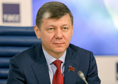 Д.Г. Новиков в газете "Правда": "Компартия Китая укрепляет идейные основы своей деятельности"