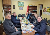 В Венёве отметили 7 ноября традиционным возложением цветов к памятнику Ильичу и партийным собранием В Венёве отметили 7 ноября традиционным возложением цветов к памятнику Ильичу и партийным собранием