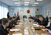 Светлана Белоус провела заседание комитета Тульской областной Думы Светлана Белоус провела заседание комитета Тульской областной Думы