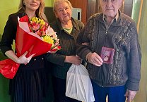 В Тульской области депутаты-коммунисты и секретари в преддверии 80-летия Великой Победы поздравляют ветеранов В Тульской области депутаты-коммунисты и секретари в преддверии 80-летия Великой Победы поздравляют ветеранов