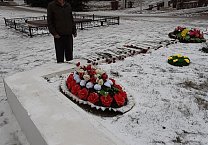 Ефремовские коммунисты почтили память воинов, освободивших город в декабре 1941 года Ефремовские коммунисты почтили память воинов, освободивших город в декабре 1941 года