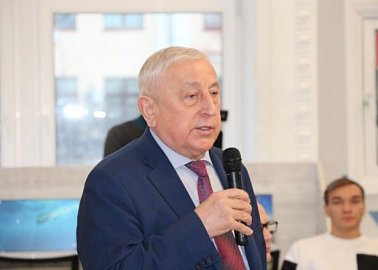 Кандидат в Президенты от КПРФ Николай Харитонов завершил рабочую поездку в Хабаровский край посещением Дальневосточного государственного университета путей сообщения