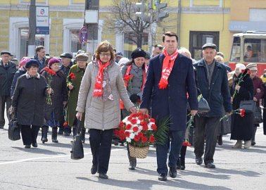Тульские коммунисты на мероприятии в честь Дня рождения В.И. Ленина осудили провокационный законопроект о перезахоронении вождя.