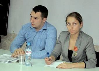Тульские коммунисты собрались за Круглым столом, чтобы вспомнить о заслугах Иосифа Виссарионовича Сталина