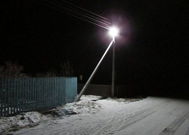 Депутат-коммунист Светлана Белоус защищает права жителей деревни на нормальную инфраструктуру