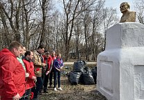 Тульские коммунисты проводят ленинские субботники по всему региону. Тульские коммунисты проводят ленинские субботники по всему региону.