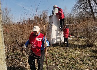Тульские коммунисты проводят ленинские субботники по всему региону Тульские коммунисты проводят ленинские субботники по всему региону