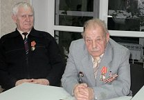 Тульские коммунисты собрались за Круглым столом, чтобы вспомнить о заслугах Иосифа Виссарионовича Сталина Тульские коммунисты собрались за Круглым столом, чтобы вспомнить о заслугах Иосифа Виссарионовича Сталина