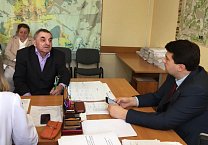 Олег Лебедев провёл приём избирателей в городе Донском