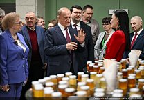 "Пчела и человек". Г.А. Зюганов принял участие в конгрессе пчеловодов в Москве "Пчела и человек". Г.А. Зюганов принял участие в конгрессе пчеловодов в Москве