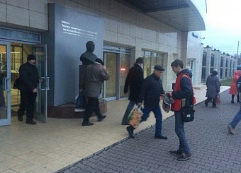 Тульский обком КПРФ продолжает проводить агитационную работу с рабочими оборонных предприятий.