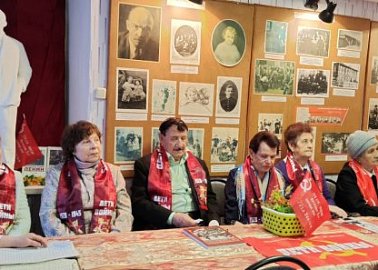 Коммунисты Ефремовского ГК КПРФ накануне Дня освобождения города Ефремова от немецко-фашистских захватчиков провели торжественное собрание