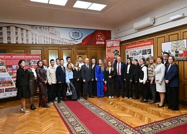 Депутаты-коммунисты встретились с учащимися школы №9 города Алексина Тульской области