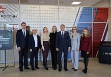Депутаты фракции КПРФ в Тульской городской Думе посетили выставку «Битва за Москву» которая открылась в парке «Патриот-Тула»