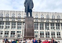 Тульский обком партии отметил День рождения В.И. Ленина массовыми возложениями, субботниками и Ленинскими уроками Тульский обком партии отметил День рождения В.И. Ленина массовыми возложениями, субботниками и Ленинскими уроками